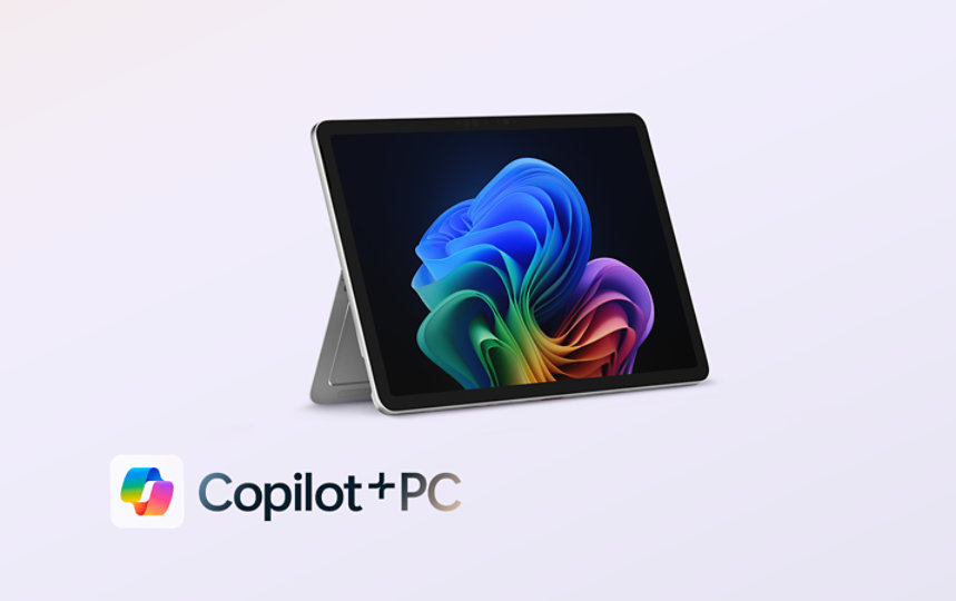 En vinklet visning viser en 12-tommers Surface Pro, Copilot+ PC i farven platin med kickstand aktiveret.